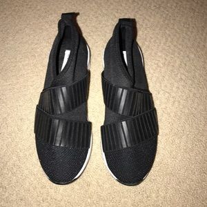 STEVE MADDEN SNEAKERS